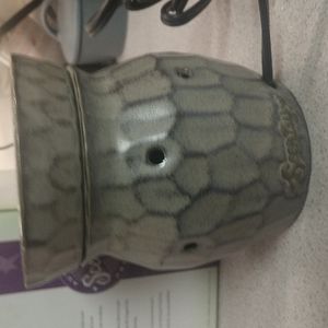 NIB Scentsy Chisel Mid Size Warmer